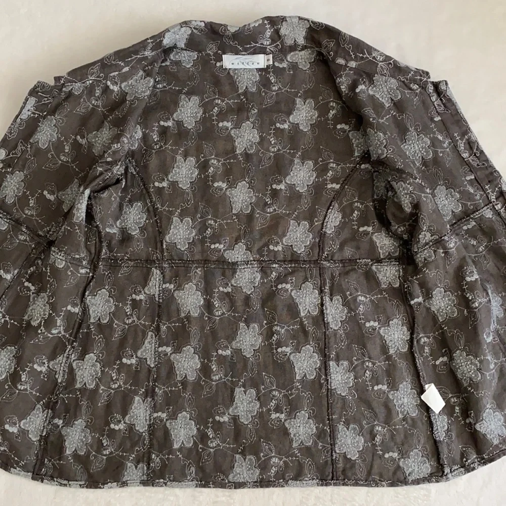Willow | Linen Textured Embroidered Floral 3/4 Bell Sleeve Button Boho Top (S) - Picture 11 of 16